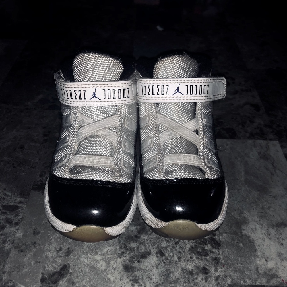 Jordan retro 11s